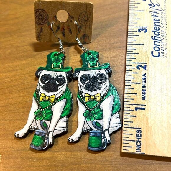 Pug Lucky earrings - Picture 1 of 3